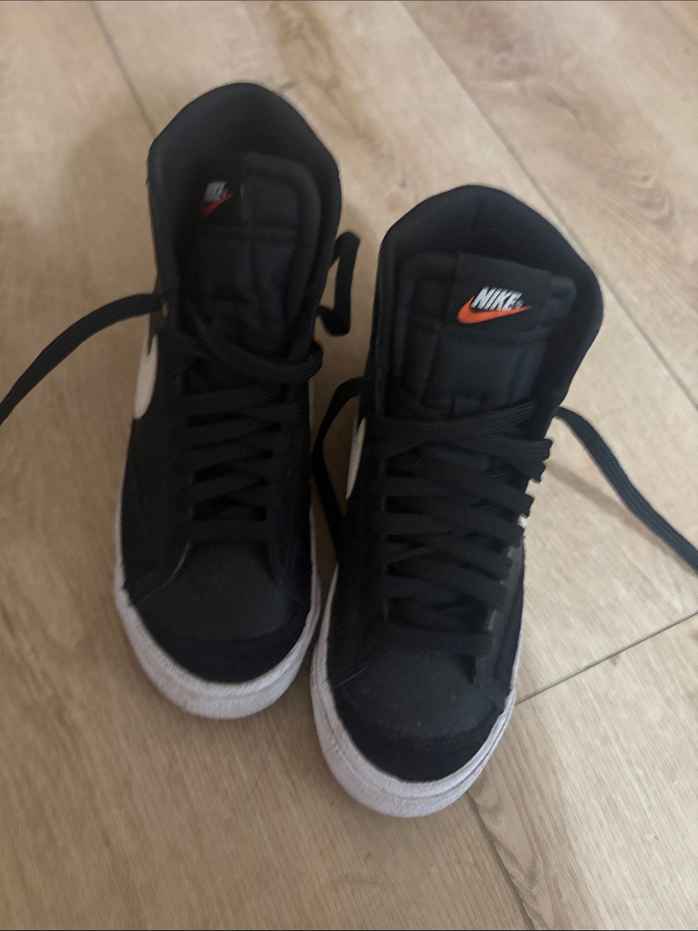 Nike blazers Black and White High-Top Sneakers with Orange Logo 6 W
